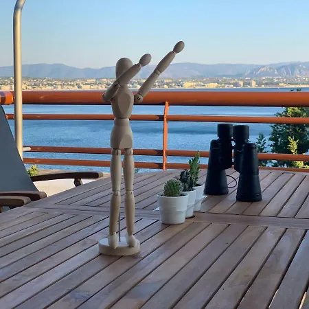 Theta Solutions Coastal Appartement *
